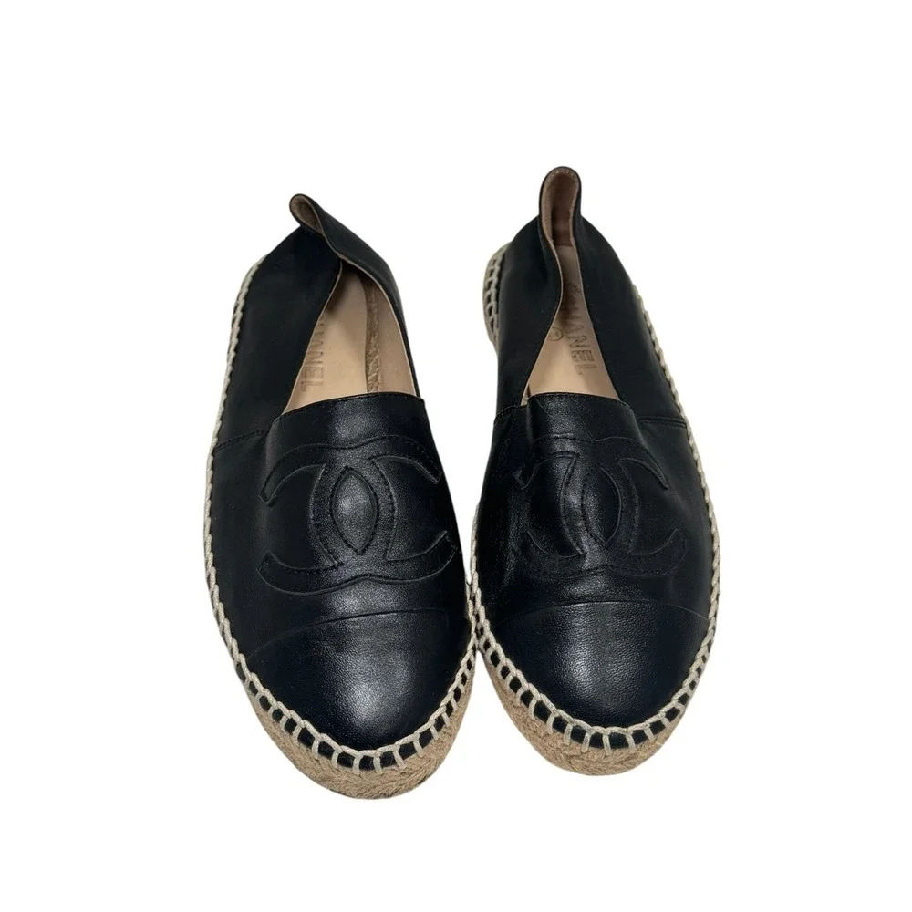 Chanel CC Lambskin Espadrilles 38 Black Leather Logo Flats‎ Slip On